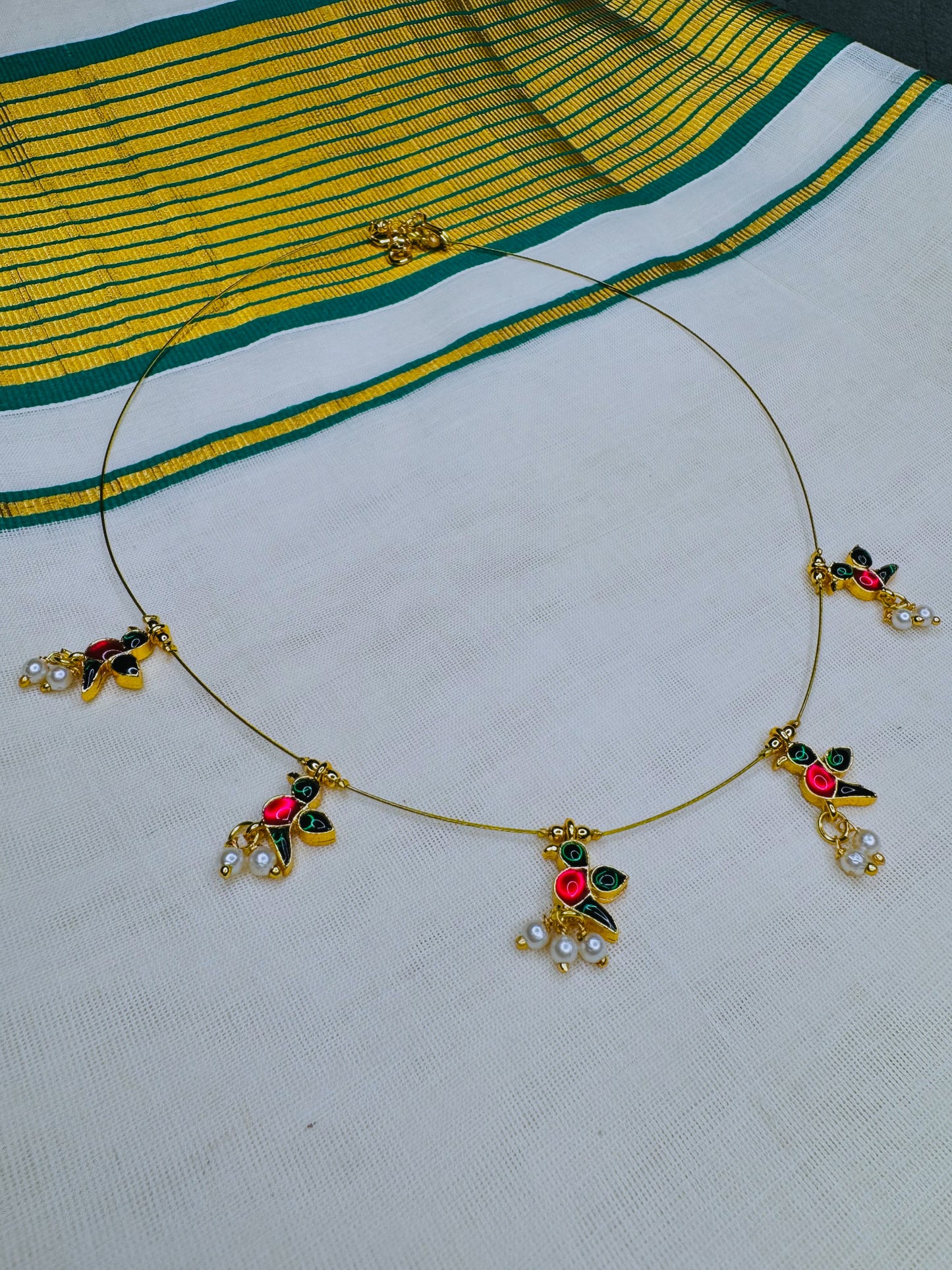 Parrot - Invisible Necklace