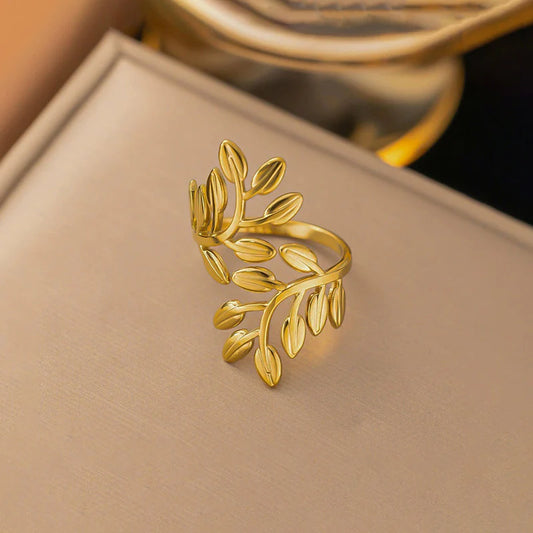 Bella leaf Ring